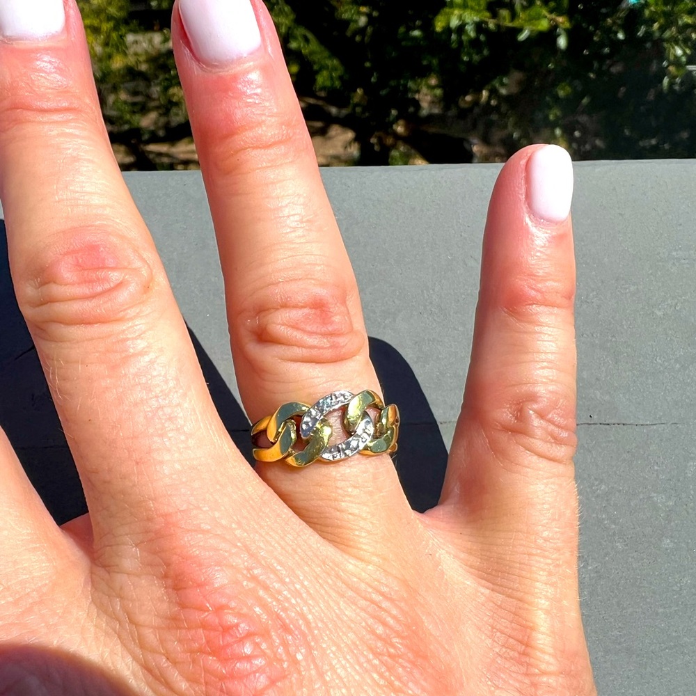 Vintage 14k gold and diamond curb chain ring size 6